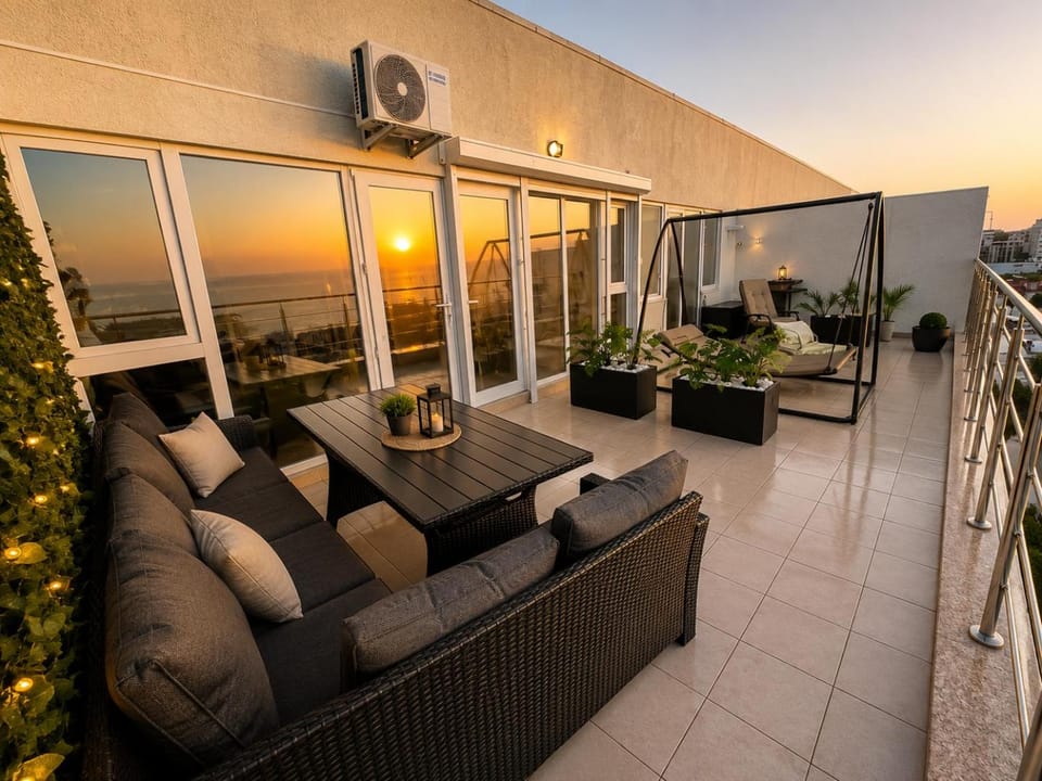 Day, Natural landscape, View (from property/room), Living room, Seating area