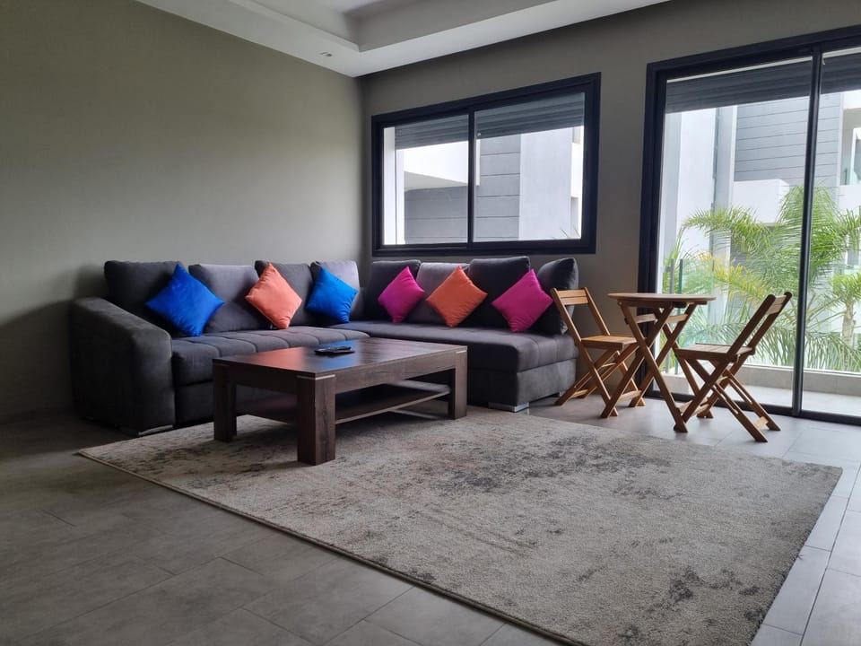 Living room, Pool view