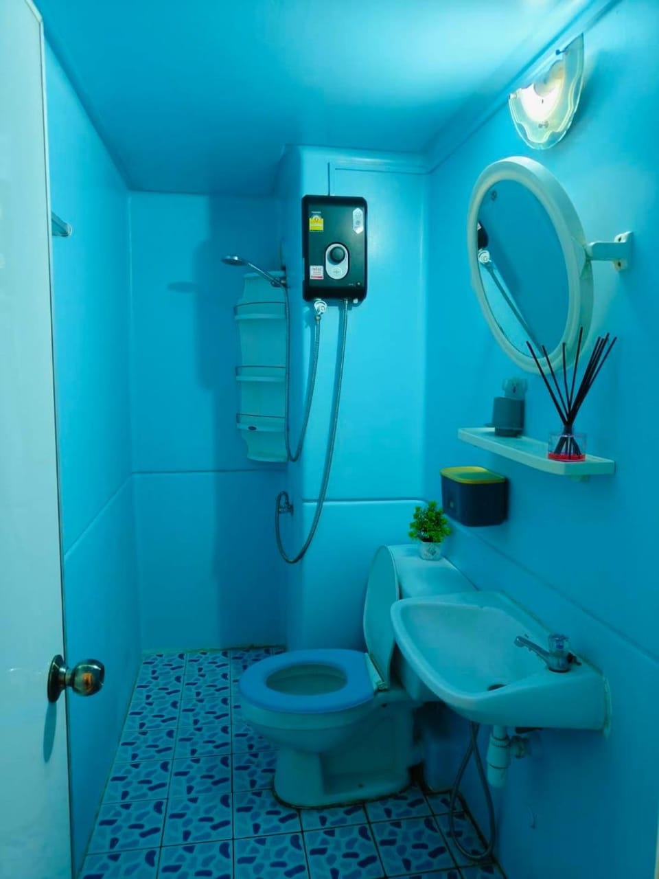 SimpleRoomDesign, VeryClose Impact Muaungthongthani Apartment hotel in Thailand