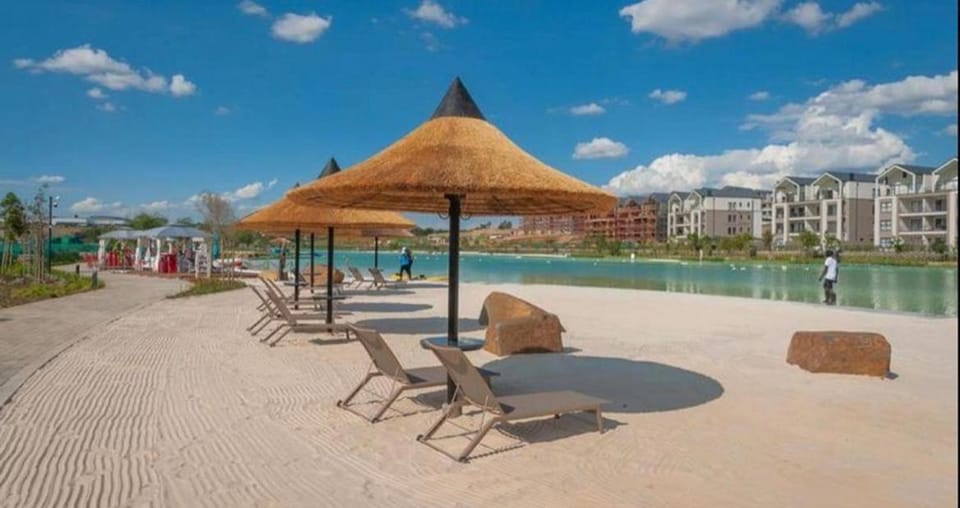 Day, Natural landscape, Beach, Lake view, Pool view, River view, Swimming pool, sunbed