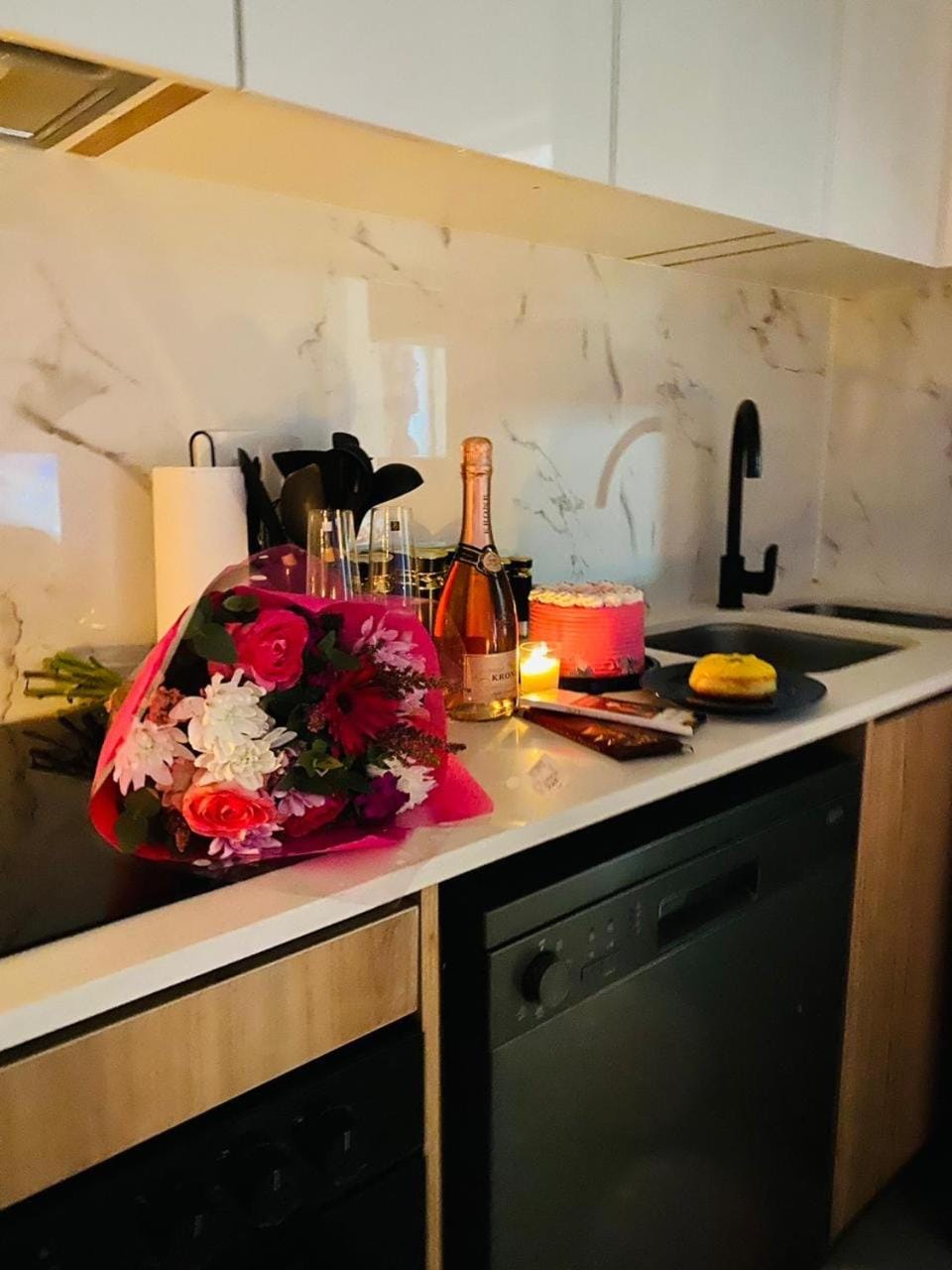 Waterfall Paradise Entire Executive 1 Bed Apt Apartment in Sandton