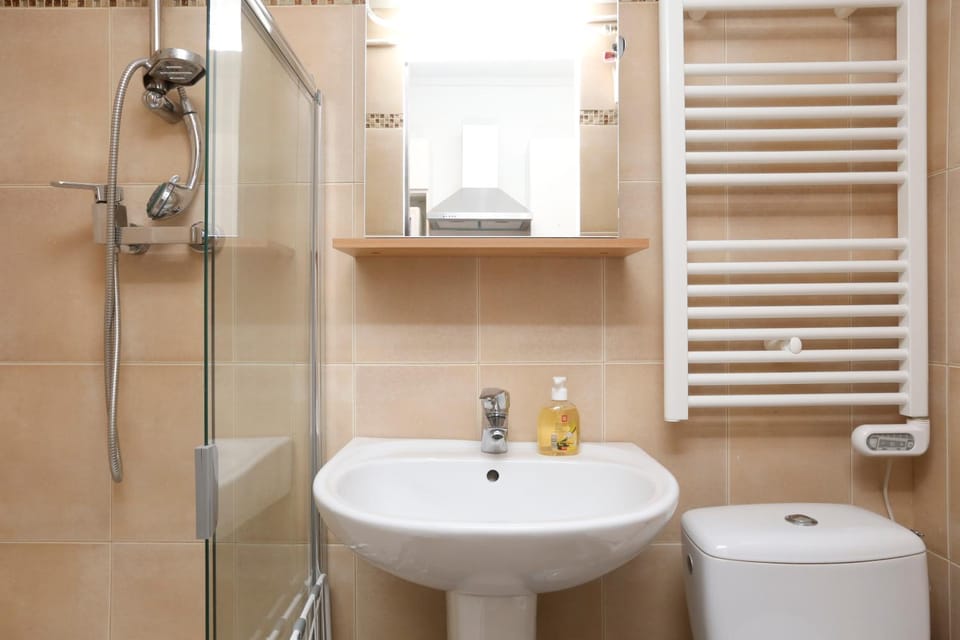 Shower, Toilet, Bathroom