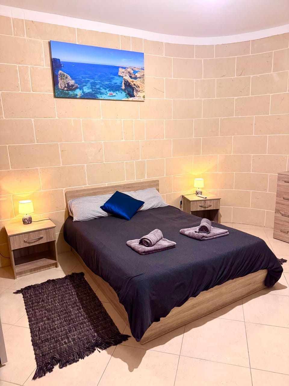 Bedroom, towels