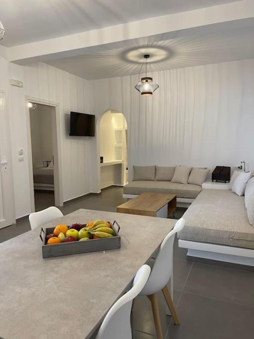 Sklavadi Vineyard House Apartment in Santorini