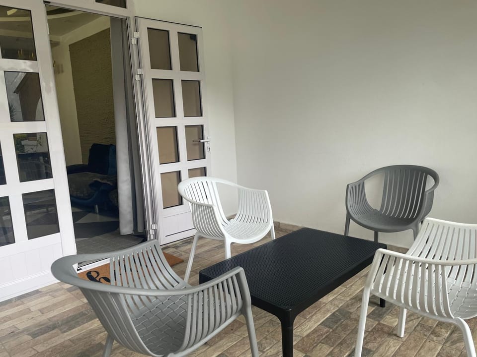 Patio, Seating area