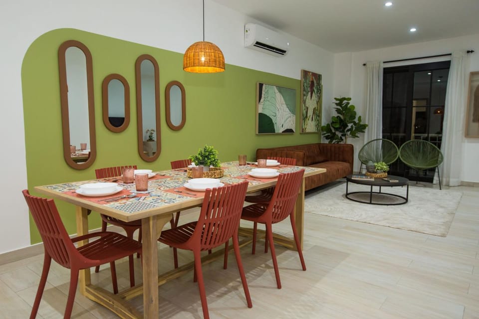 Balcony/Terrace, Dining area, air conditioner