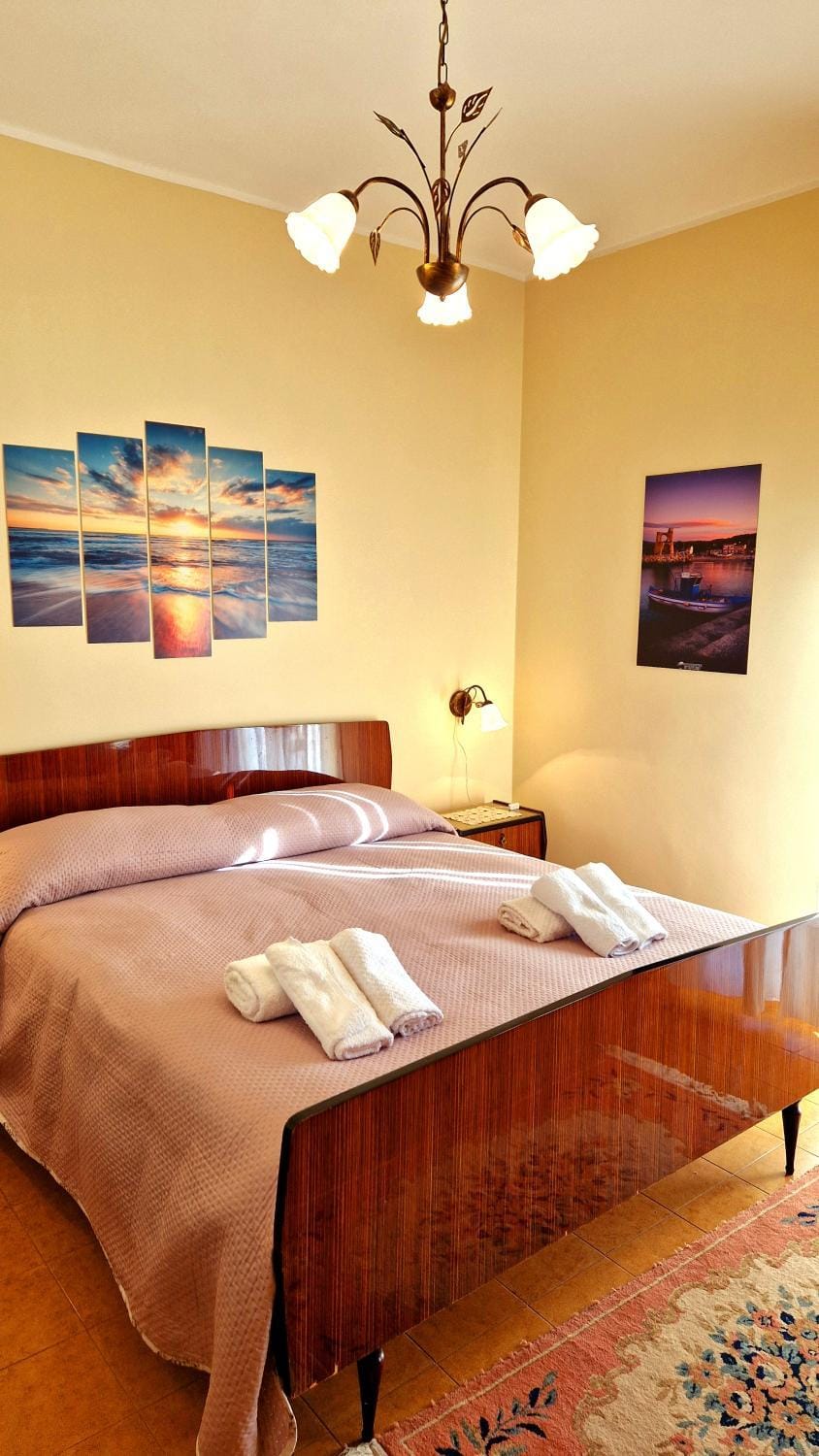 Bed, Bedroom, locker