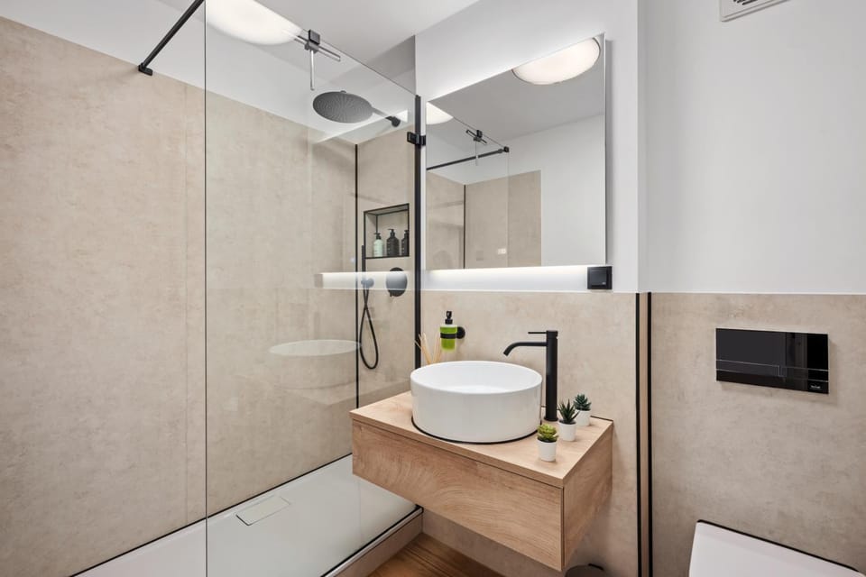 Shower, Bathroom, towels