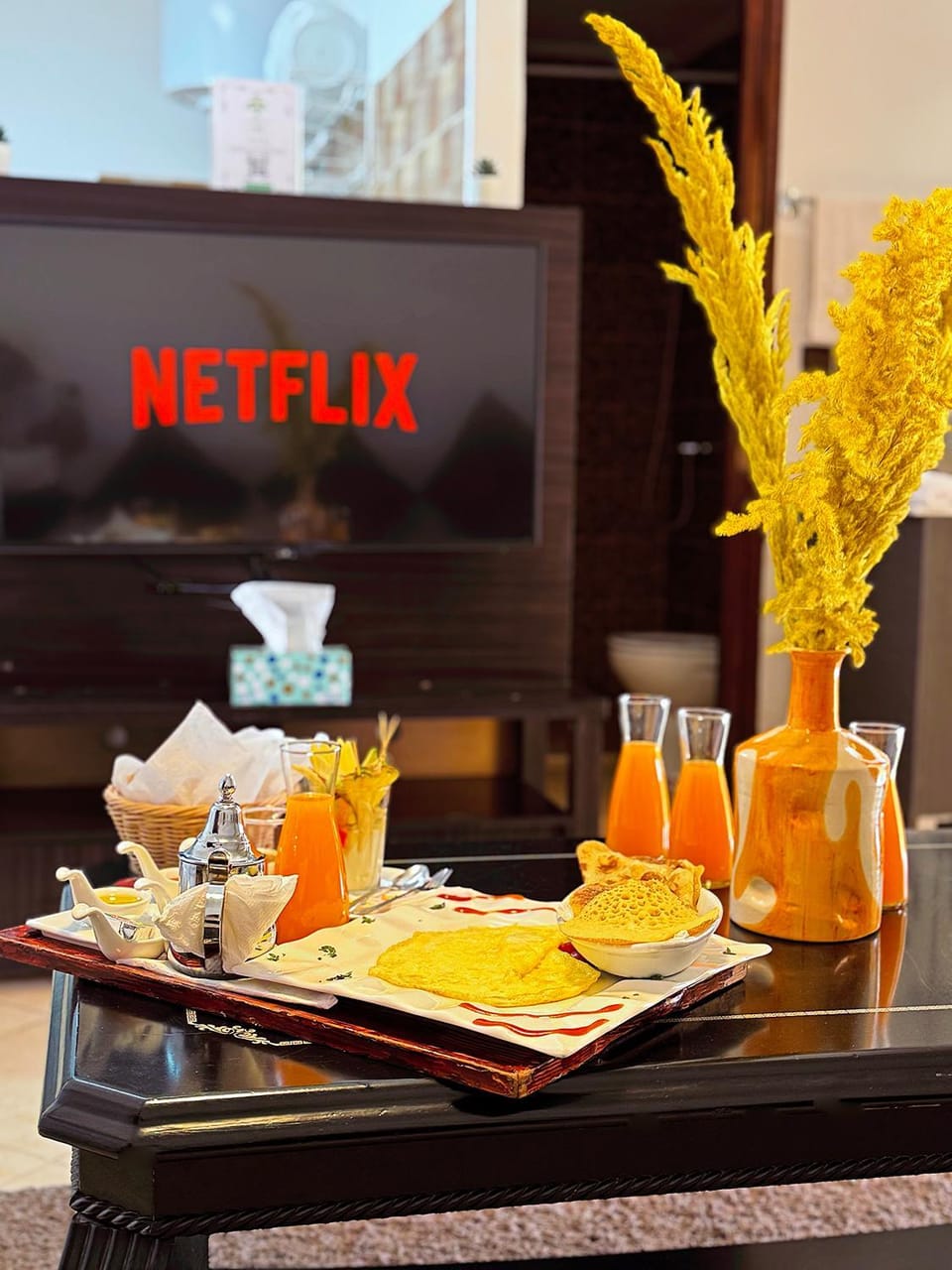 TV and multimedia, Food and drinks, Breakfast, Continental breakfast