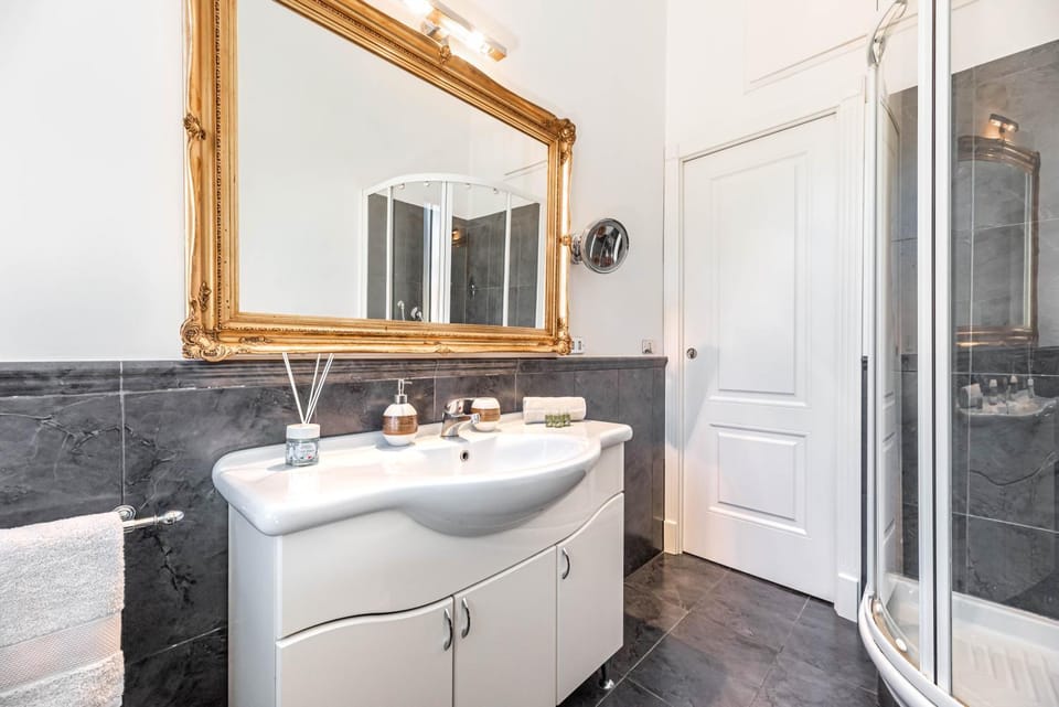 Splendida guest house a Villa Ada Apartment in Rome