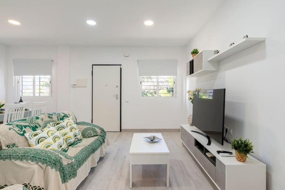 TV and multimedia, Photo of the whole room