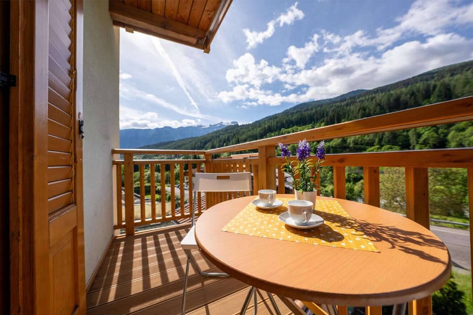 Property building, Restaurant/places to eat, Day, Natural landscape, Summer, Darts, Minigolf, View (from property/room), Balcony/Terrace, Food and drinks, Dining area, Canoeing, Cycling, Mountain view, Parking