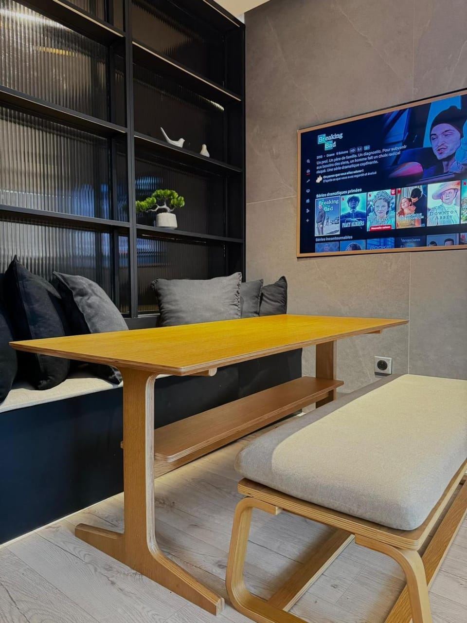 TV and multimedia, Living room, Seating area