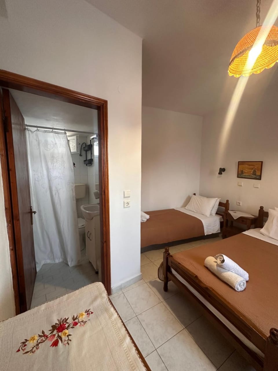 Shower, Toilet, Bed, Bathroom, Photo of the whole room, Bedroom, towels, wardrobe