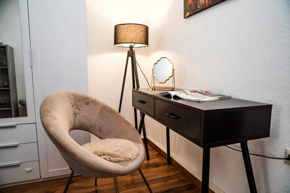 Seating area, Bedroom