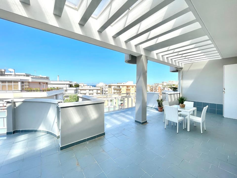 Balcony/Terrace, Balcony/Terrace