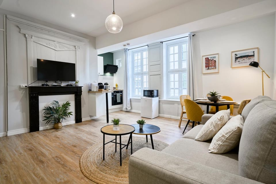 TV and multimedia, Living room, Dining area, Entertainment, kitchen
