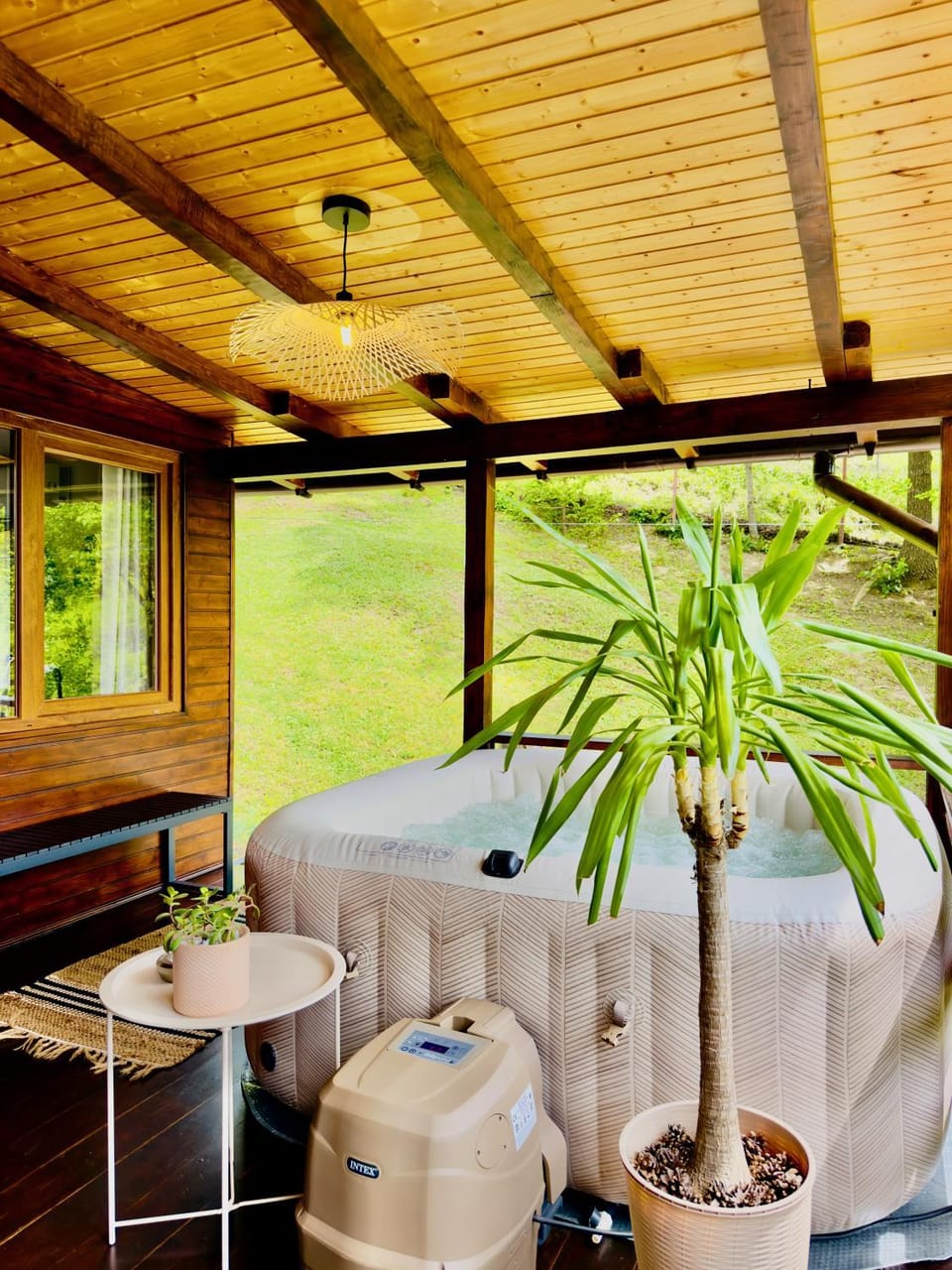 Property building, Hot Tub, Swimming pool