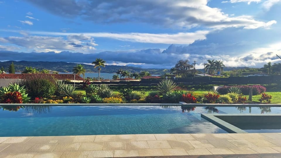 Nearby landmark, Natural landscape, Garden view, Swimming pool, Swimming pool