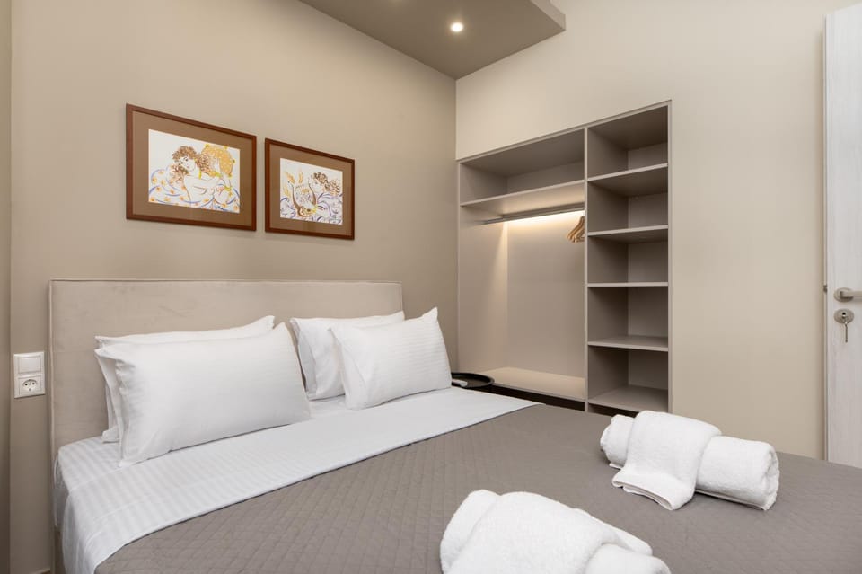 Bed, Photo of the whole room, Bedroom, towels, wardrobe