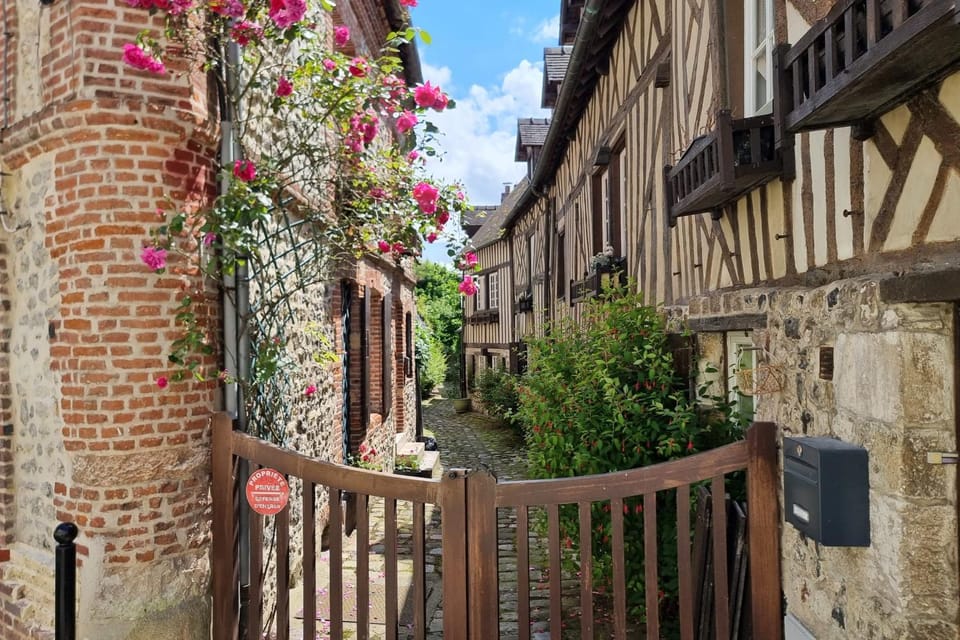 La Parenthèse Saint Jean Charming Studio in the Heart of Honfleur Apartment in Honfleur