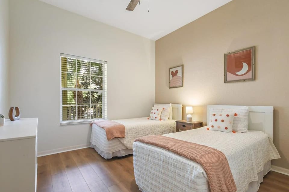 Bahama Bay 3 bedrooms Completely renovated House in Four Corners