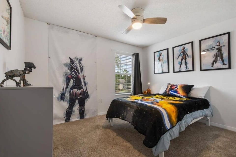 Attention Star Wars fans Amazing 6 BR pool House in Kissimmee