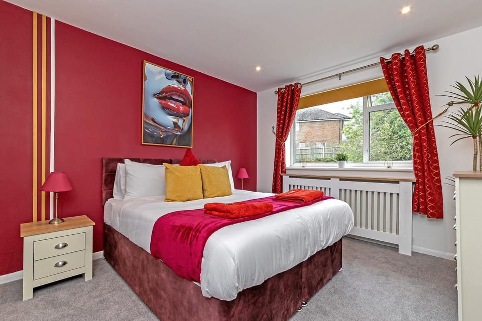 Supreme Luxury Apartment-Close to Airport-Free Parking Apartment in Luton