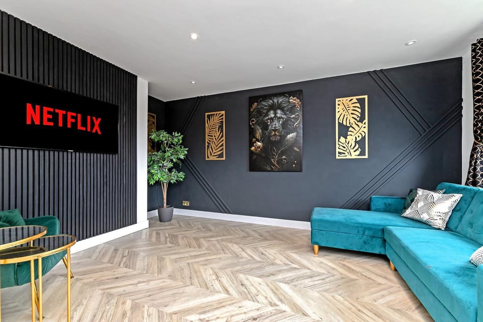 Supreme Luxury Apartment-Close to Airport-Free Parking Apartment in Luton