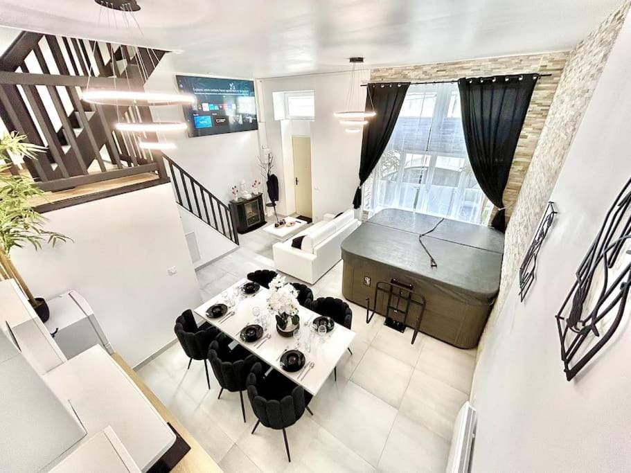 loft des désirs hammam, jacuzzi Apartment in Bourgogne-Franche-Comté