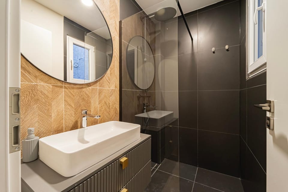 Shower, Bathroom, towels