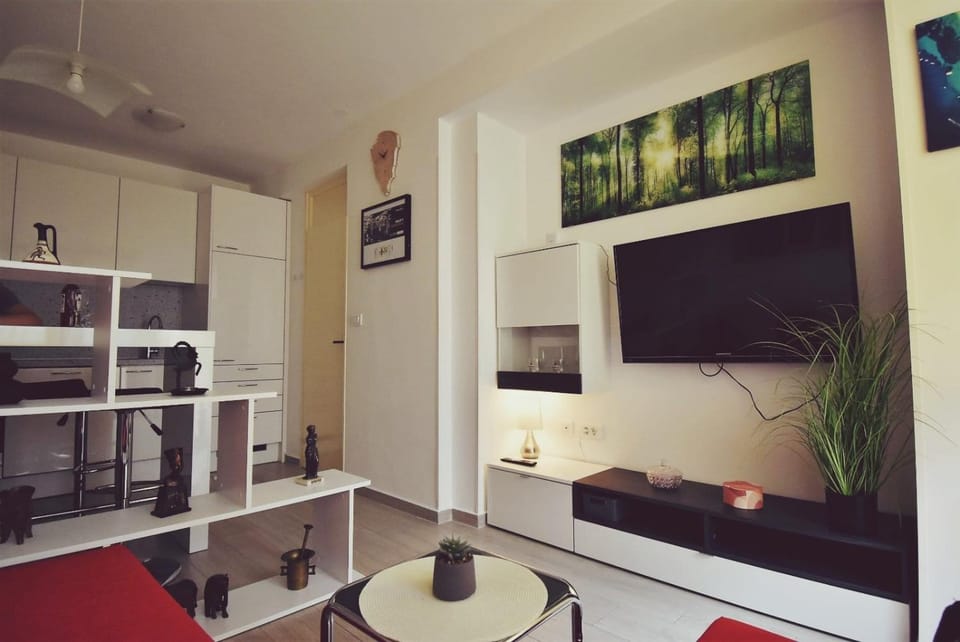 TV and multimedia, Living room, Seating area