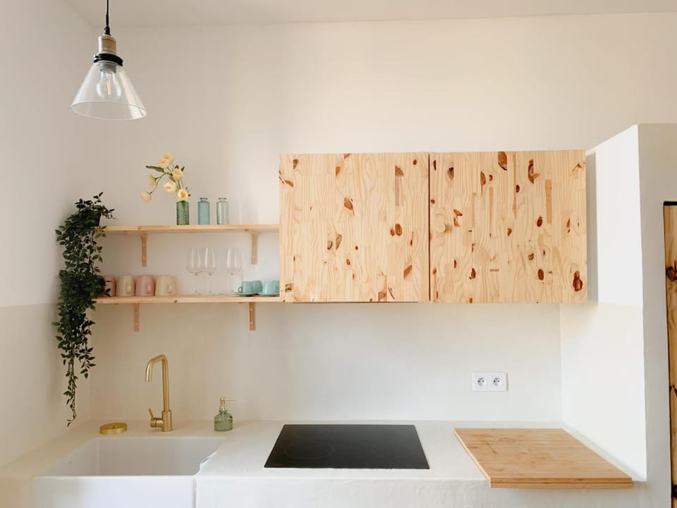 Kitchen or kitchenette