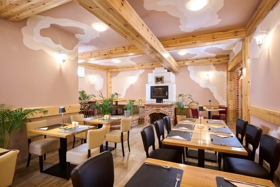 Restaurant/places to eat, Food and drinks