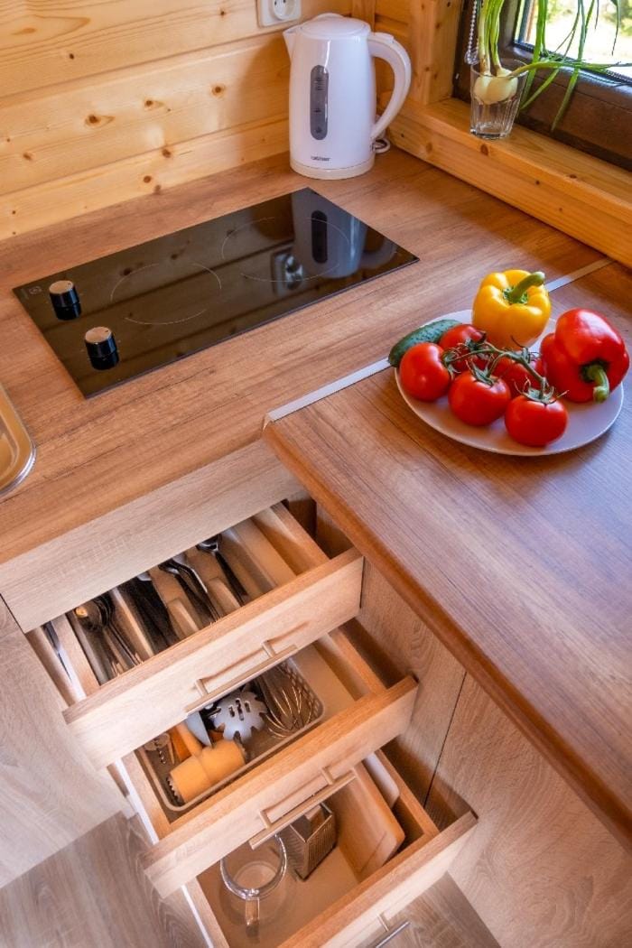 Coffee/tea facilities, Kitchen or kitchenette, Food and drinks, Food