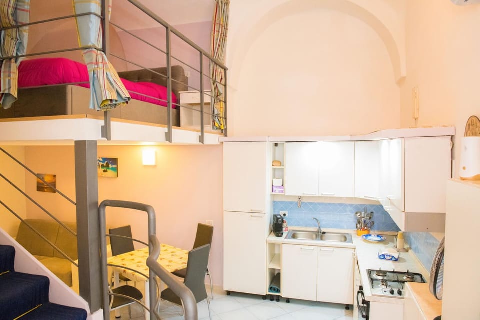 Kitchen or kitchenette, Living room