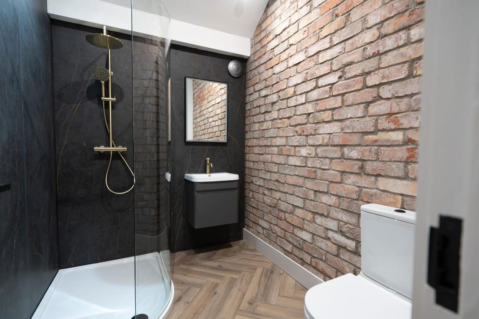 Shower, Toilet, Bathroom