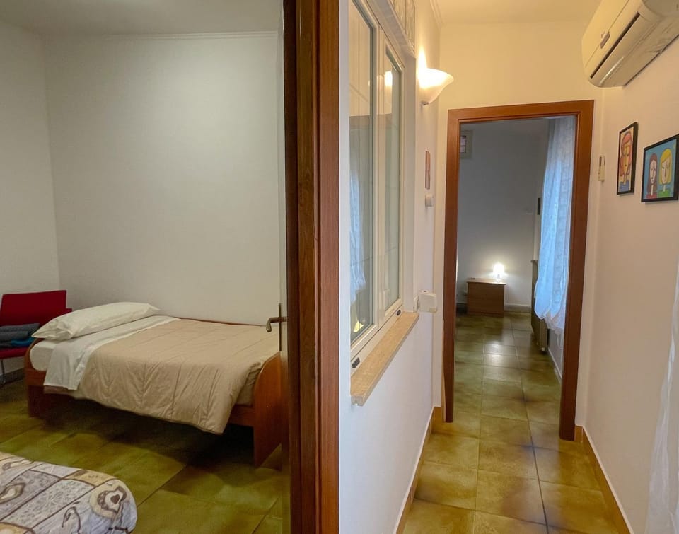 Bed, Photo of the whole room, Bedroom, air conditioner, air conditioner