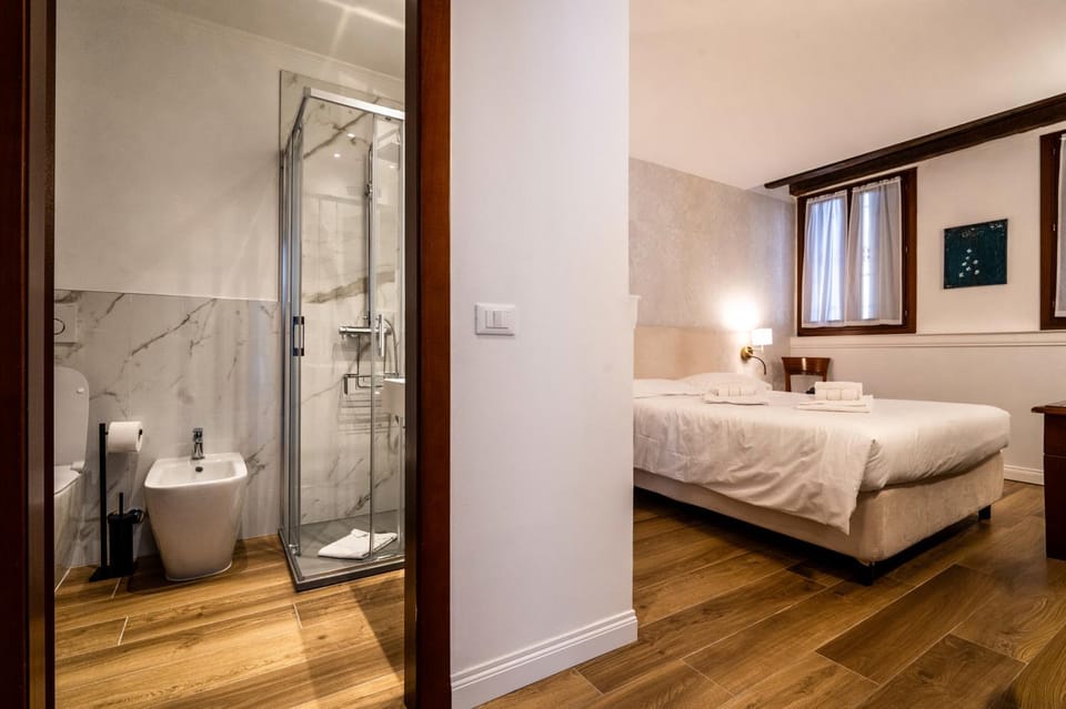 Bed, Bathroom, Photo of the whole room, Bedroom