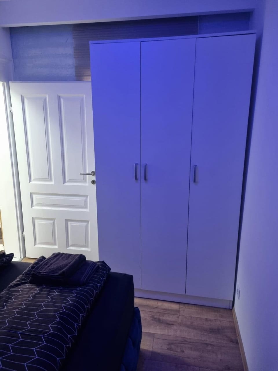 Bed, Photo of the whole room, Bedroom, wardrobe