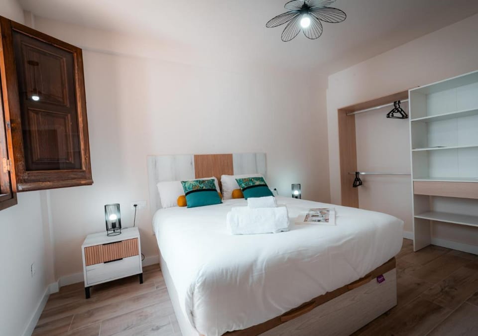 Bed, Photo of the whole room, Bedroom, wardrobe