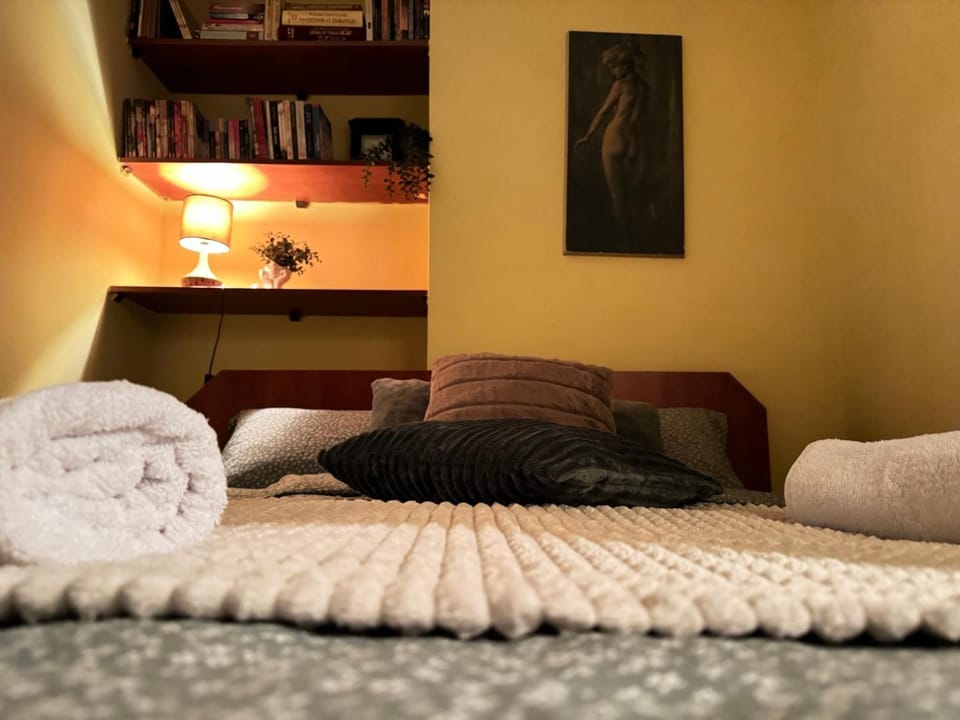Bed, Bedroom