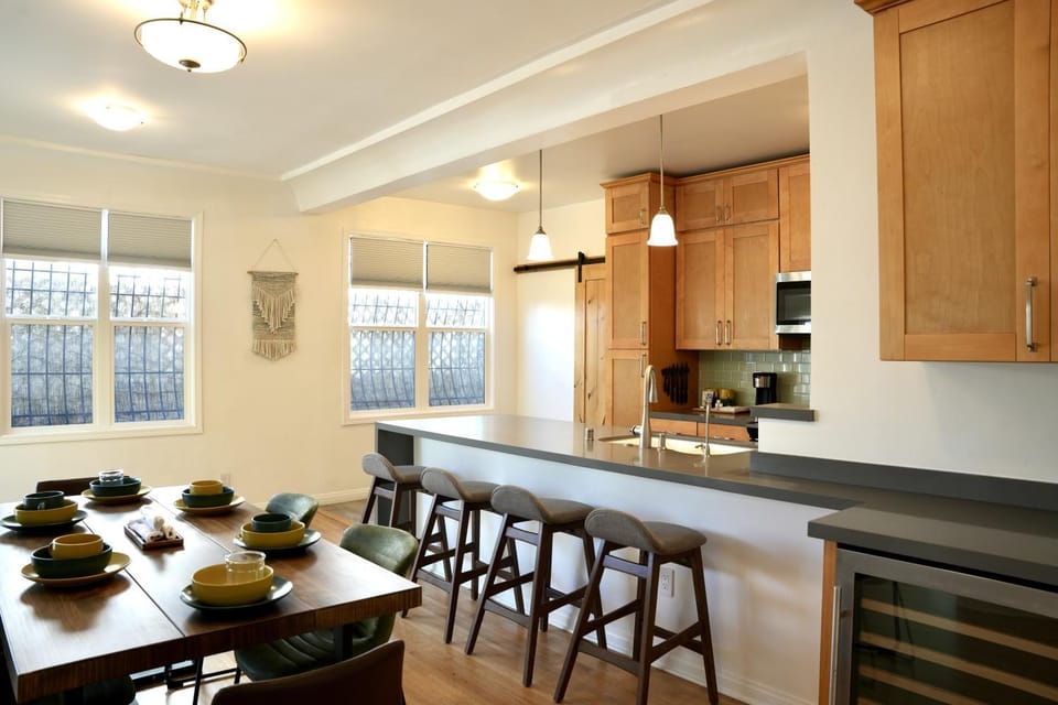 Monthier The Grove OA7T4H55 House in West Hollywood