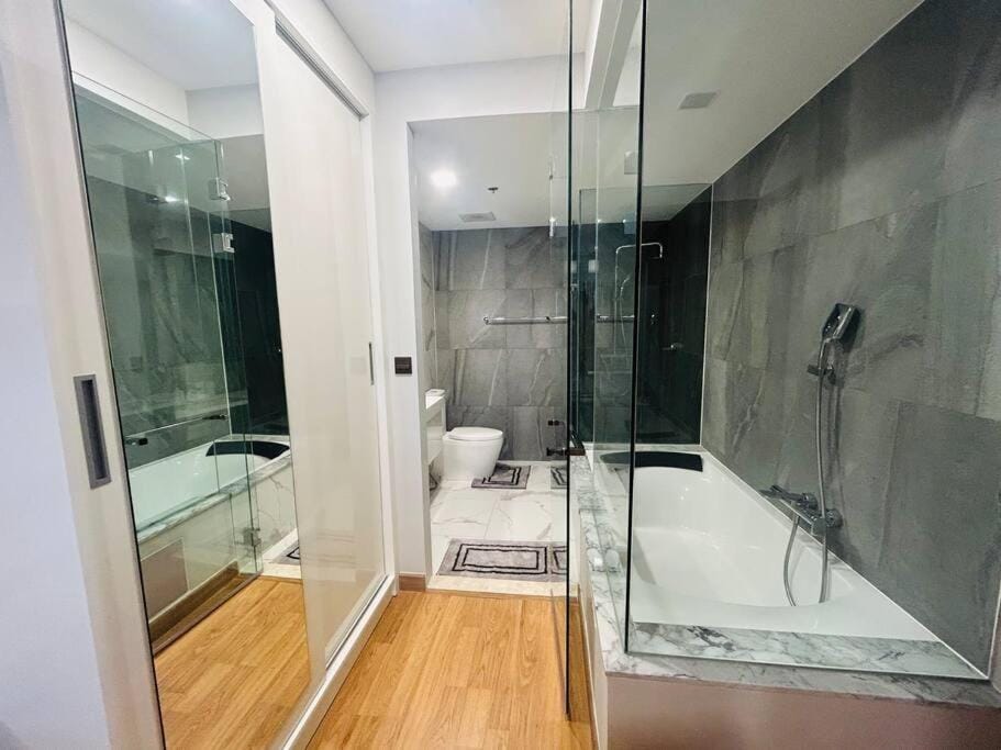 Shower, Bathroom, Bath, towels