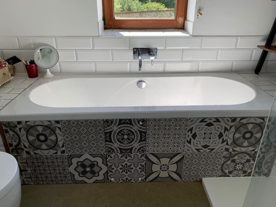 South Downs Way Eco House near Goodwood, Witterings beach, Petersfield, Midhurst, Chichester House in Chichester District