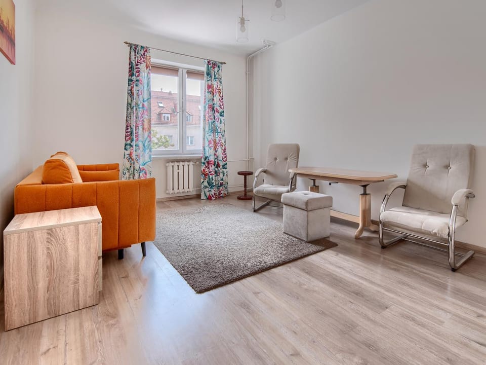 Living room, Bedroom
