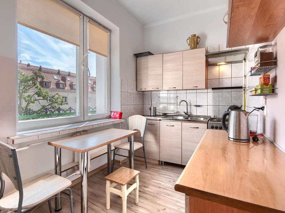 microwave, oven, kitchen