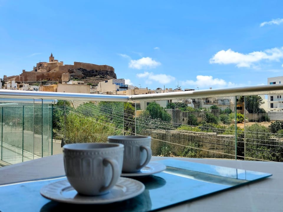 Natural landscape, Balcony/Terrace, Other, City view
