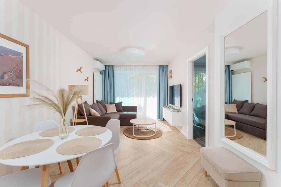 Communal lounge/ TV room, TV and multimedia, Living room, Seating area