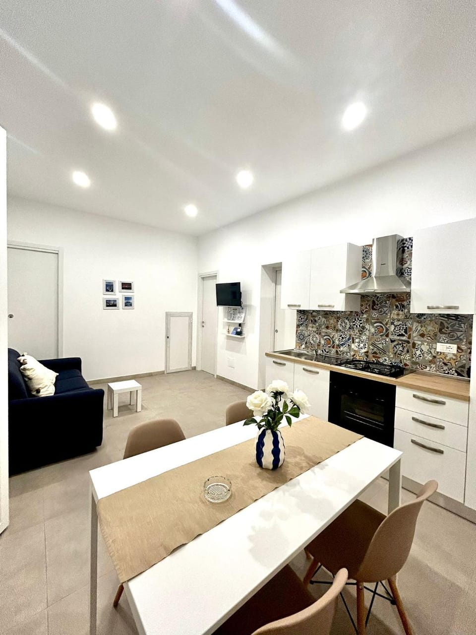 Kitchen or kitchenette, Living room, Dining area